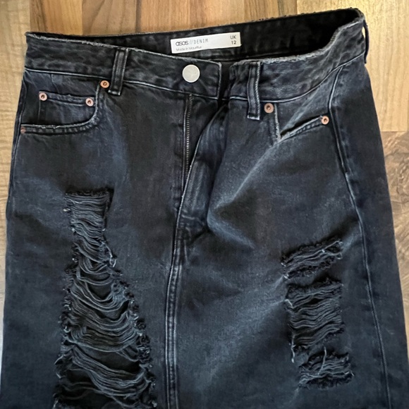 ASOS Black Distressed Denim Mini Skirt Ripped Raw Hem Grunge Y2K Size US 8 - Picture 5 of 9